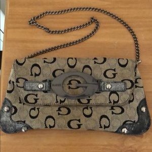 Guess Clutch with Chain